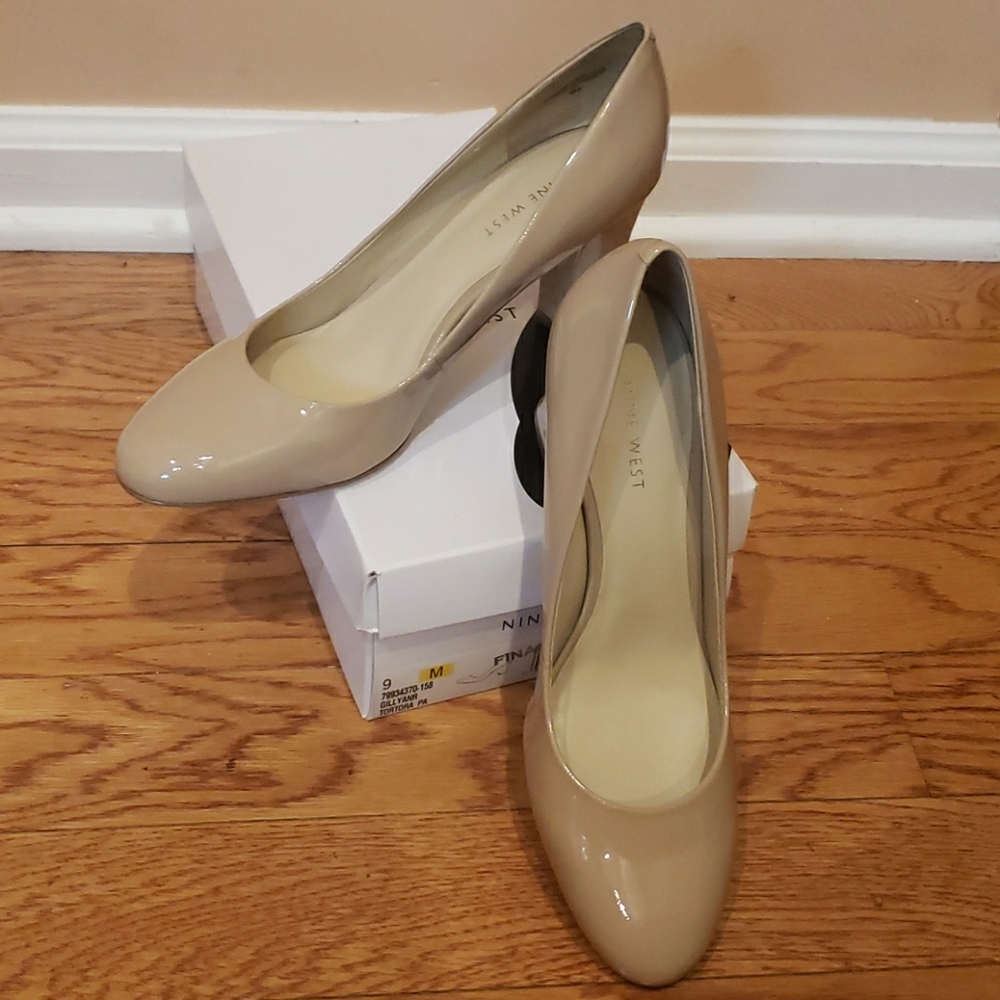 Classic Pumps
